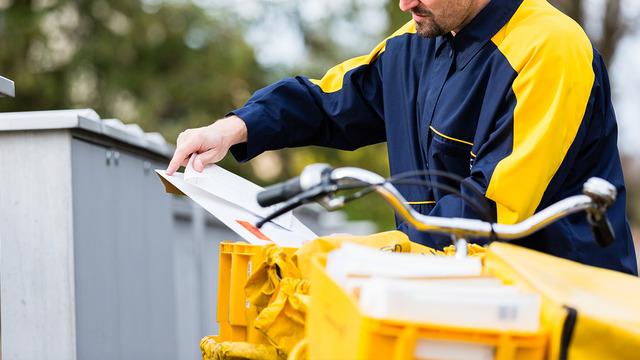 Sabah mesaisi yasaklanan postacı mahkemeye koştu! 750 bin lira tazminat kazandı