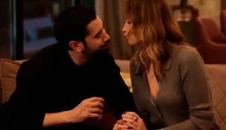 Bir t&uuml;rl&uuml; &ouml;p&uuml;şemediler! Kamera arkası g&ouml;r&uuml;nt&uuml;leri ifşa oldu 