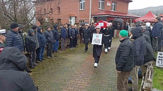 Devrekli Kıbrıs Gazisi son yolculuğuna dualarla uğurlandı 1