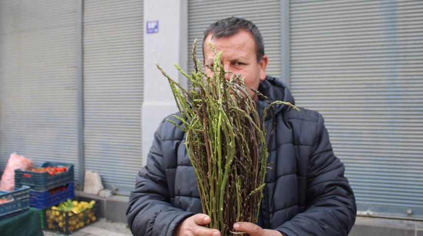 Halk arasında 'acı ot' diye biliniyor! Şifalı bitki pazara indi, bağı 150 TL'ye satılıyor
