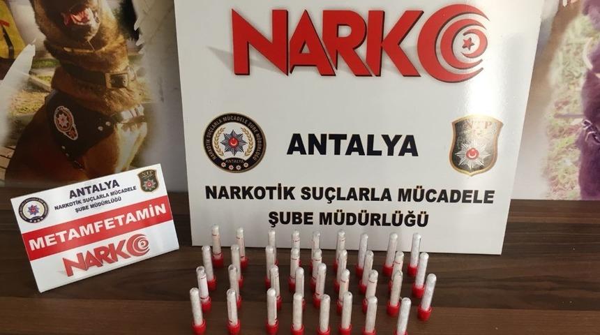 Kargoyla gönderilen kan tüplerinden uyuşturucu çıktı