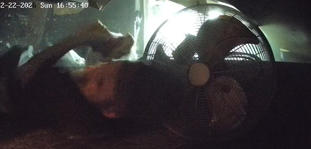 Saniyelerle canlarını kurtardılar! İftara saatler kala tavanı &ccedil;&ouml;kt&uuml; 2