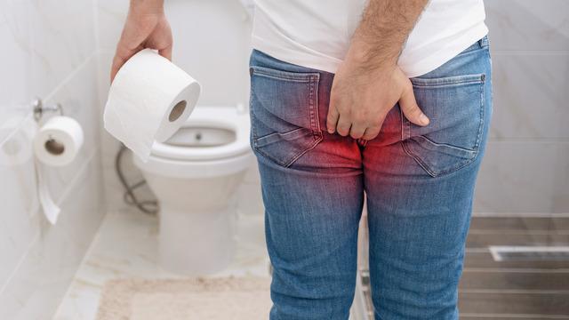 Belirtileri beklemeyin! Kolon kanseri artık gençleri de tehdit ediyor