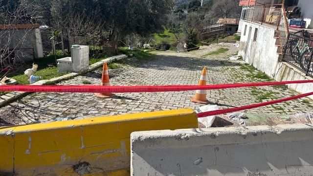 İzmir'de toprak kayması sonucu tahliye edilen apartmanın sakinleri çözüm bekliyor