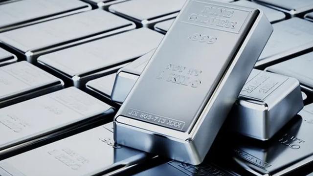 G&uuml;m&uuml;ş fiyatlarında kritik eşik aşıldı! 3 haftanın zirvesi g&ouml;r&uuml;ld&uuml;: İşte yeni beklentiler