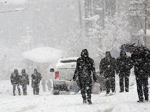 İstanbul'da 15 ilçeye kar uyarısı! Valilikten açıklama geldi
