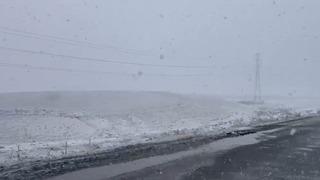 Türkiye’nin en kurak ilçelerinden Karapınar’da kar sevinci