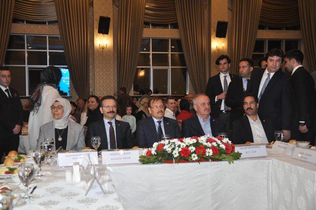 Başbakan Yardımcısı Çavuşoğlu: Avrupa'nın, batının eksikliğini hissetiği şey liderdir