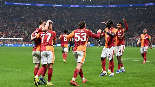 Liverpool gerçeği ortaya çıktı! Yıldız ismini babasından transfer itirafı: Galatasaray ile temas kurdular