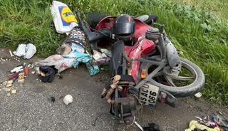 Manisa&rsquo;da devrilen motosikletin s&uuml;r&uuml;c&uuml;s&uuml; ağır yaralandı