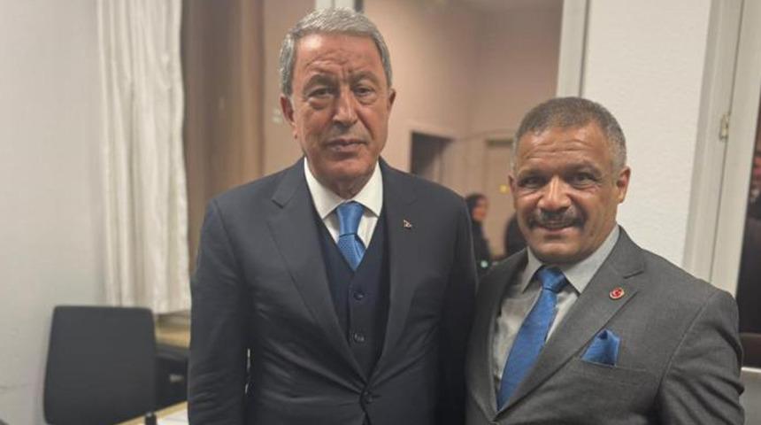 AK Parti Vekili Hulusi Akar'dan AKİB y&ouml;netimine teşekk&uuml;r