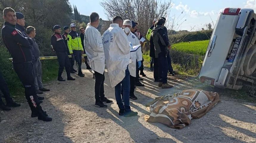 Aydın'da akılalmaz olay! Yaşlı adam tartıştığı tarla komşusunu aracıyla ezerek &ouml;ld&uuml;rd&uuml;