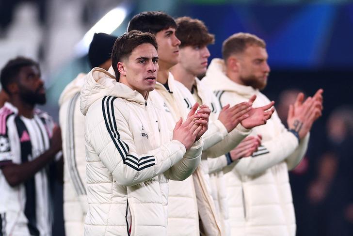 Dünya Juventus-Galatasaray maçını konuşuyor! Manşetler yanıyor "Mucize yarım kaldı: Torino'da Türk işkencesi" G2