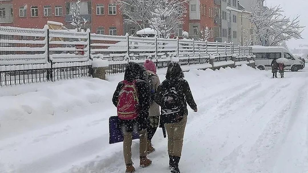 T&uuml;rkiye donacak: Kar, sağanak, fırtına! 29 kentte sarı alarm... Valilik İstanbulluları uyardı 4