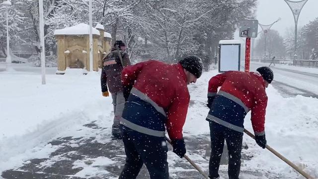 Erzincan’da kardan 524 köy yolu kapandı