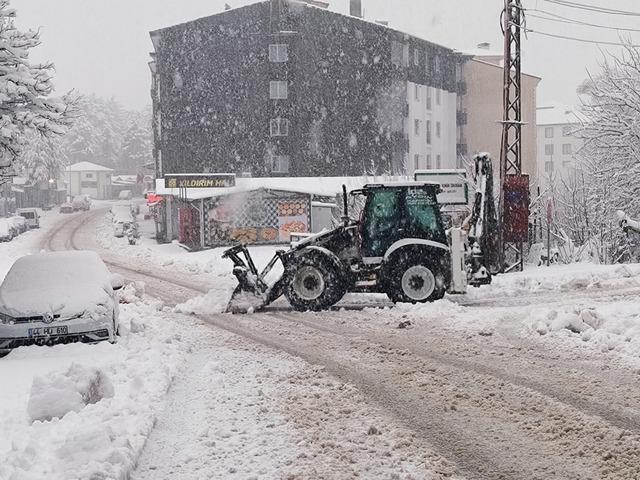 Malatya nın Doğanşehir il&ccedil;esinde eğitime kar engeli 1