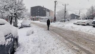 Malatya'nın Doğanşehir il&ccedil;esinde eğitime kar engeli