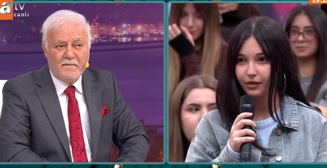 Nihat Hatipoğlu soruyu anlamadı tekrar tekrar sordu!  Gen&ccedil;lerin dilinde  deyip... 1