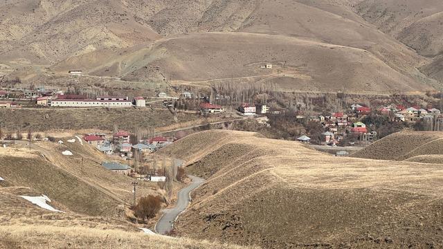 Kimliklerindeki yazı 40 yıldır hayatlarını kararttı: Hastanede utanıyorlar, okula gidemiyorlar 6