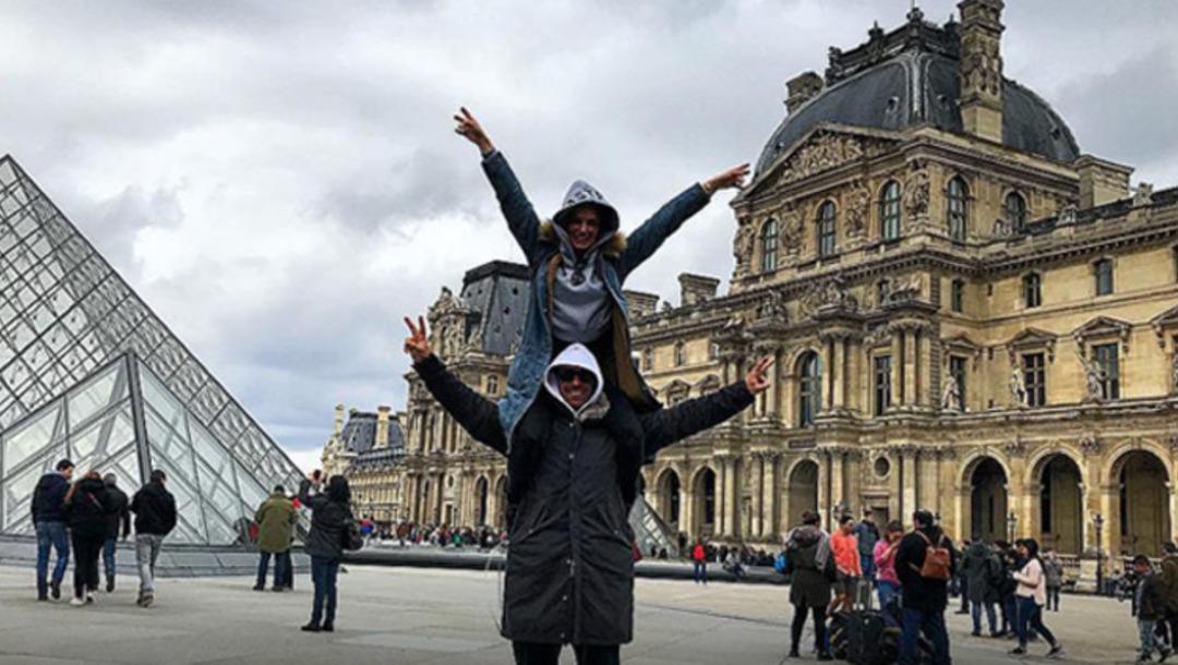 Paris'te aşk tazelediler! &Uuml;nl&uuml; &ccedil;iftin hafta sonu ka&ccedil;amağı