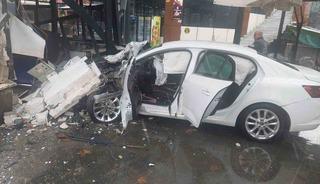 Bing&ouml;l&rsquo;de otomobil iş yerine girdi: 5 yaralı