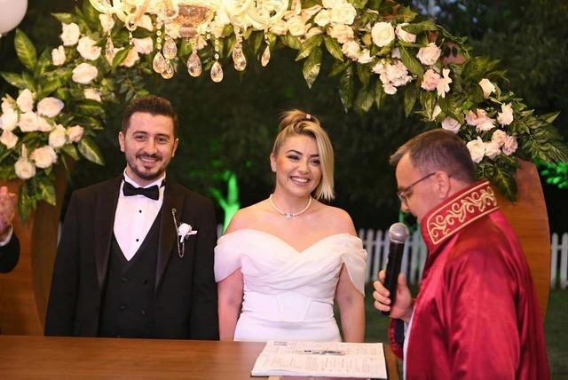 Yeni evlenecek &ccedil;iftelere 10 bin TL destek 1