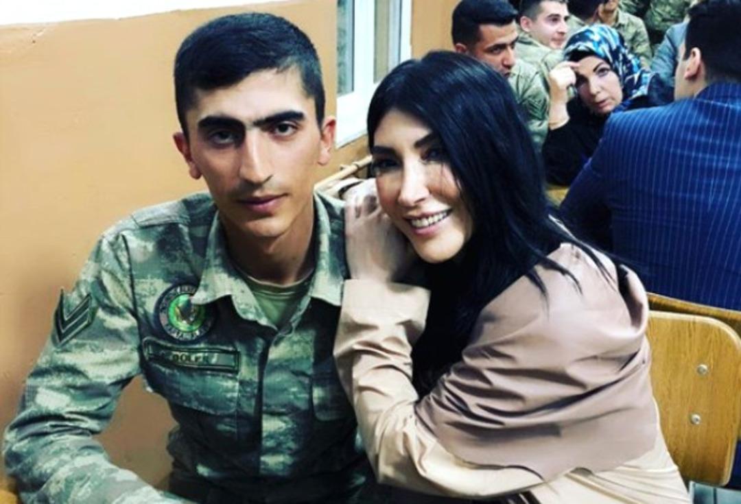 Hande Yener Afrin'de Mehmet&ccedil;ik'ten yoğun ilgi g&ouml;rd&uuml;
