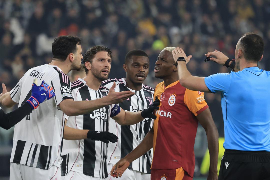 Ma&ccedil; sonrası canlı yayına katıldı, takımı eleştiri yağmuruna tuttu! Victor Osimhen: Susuyorum &ccedil;&uuml;nk&uuml;... 1