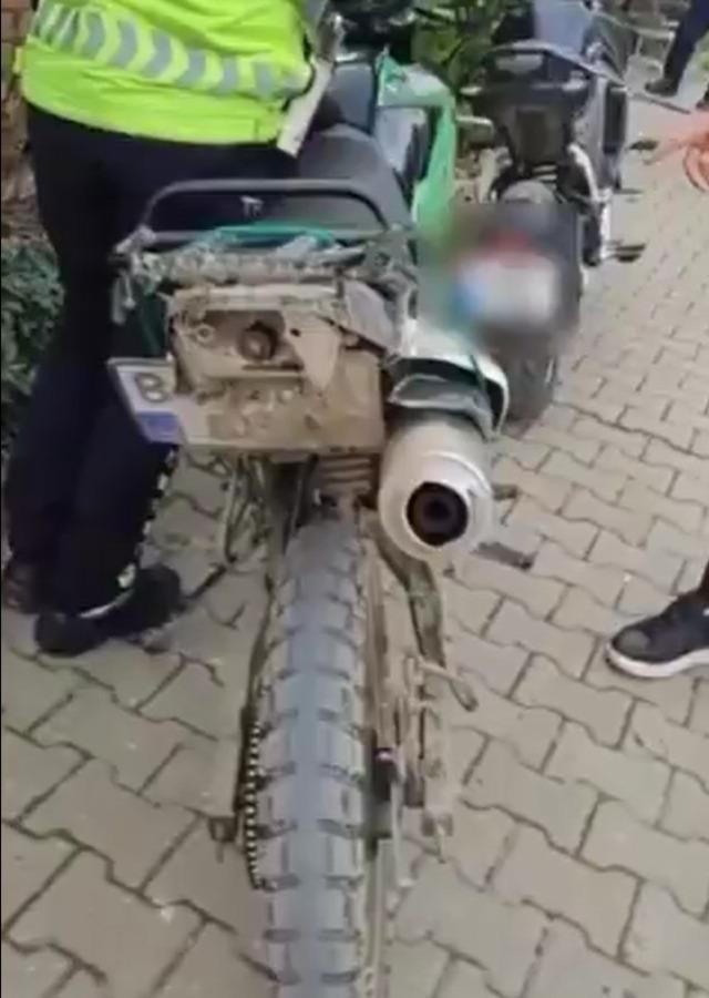 Abartı egzoz ve ses sitemi ile g&uuml;r&uuml;lt&uuml; yapan 90 s&uuml;r&uuml;c&uuml;ye ceza 1