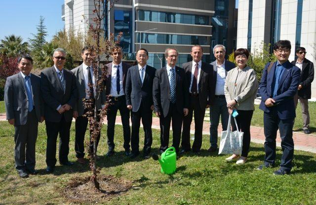 Güney Kore Heyeti ÇOMÜ’deydi