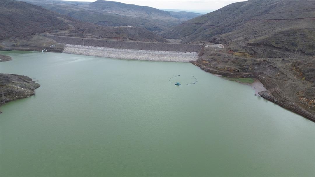 Bu barajın 2 ay &ouml;nce toprağı susuzluktan &ccedil;atlamıştı! Doluluk y&uuml;zde 15 e ulaştı 3