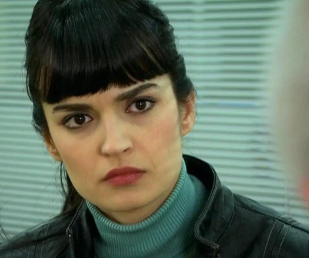 Oyunculuğu bırakıp EYT li oldu! Adanalı nın İdil i Selin Demiratar uzun zaman sonra ortaya &ccedil;ıktı  3