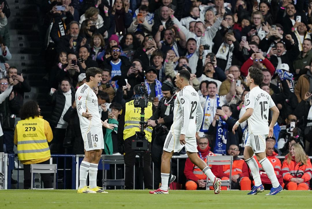 Real Madrid turladı, Fenerbah&ccedil;e kasasını doldurdu!  3