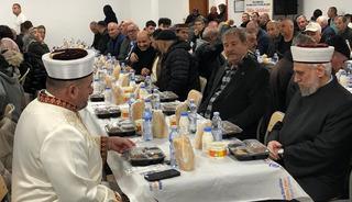 İlk adres Kırcaali oldu: Balkanlarda onlarca kişi iftar sofrasında bir araya geldi