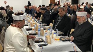 İlk adres Kırcaali oldu: Balkanlarda onlarca kişi iftar sofrasında bir araya geldi