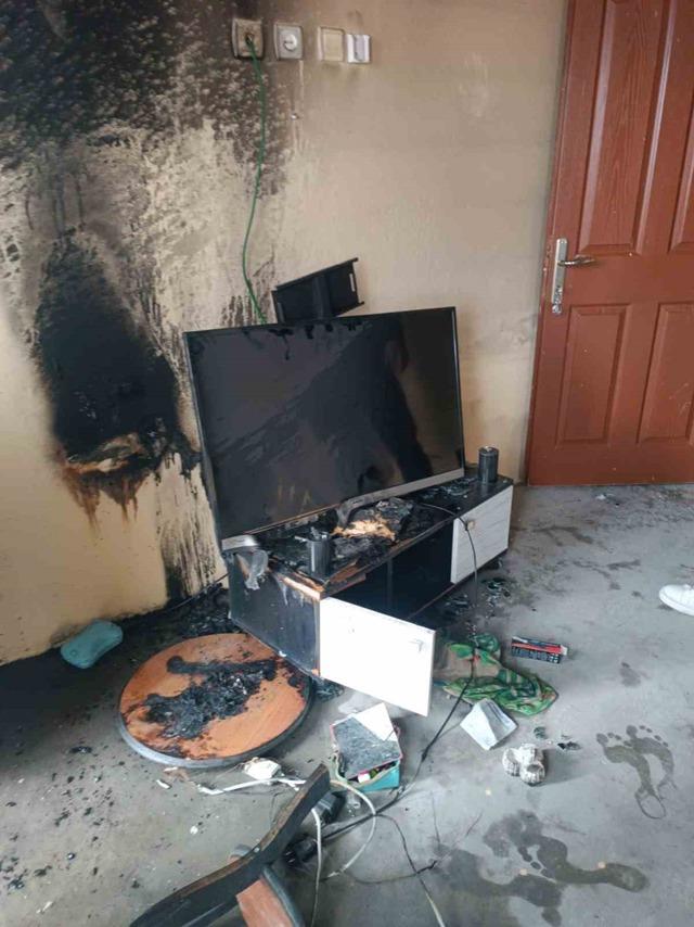 Mardin&rsquo;de ev yangını 1