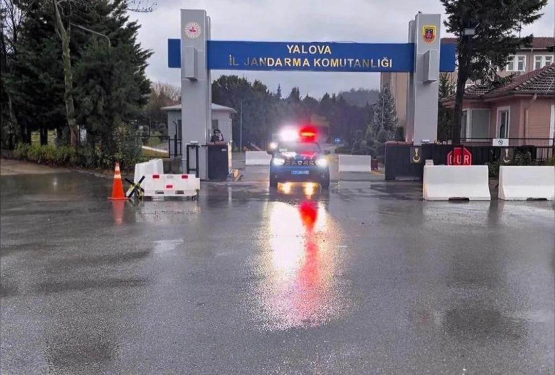 Yalova&rsquo;da 32 yıl kesinleşmiş hapis cezası bulunan h&uuml;k&uuml;ml&uuml; yakalandı 1
