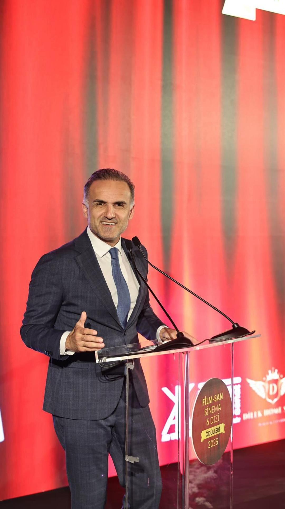 Sanal d&uuml;nyada başkasının kimliğini giymek!  Viral tuzağı  siyasileri de etkiliyor 1