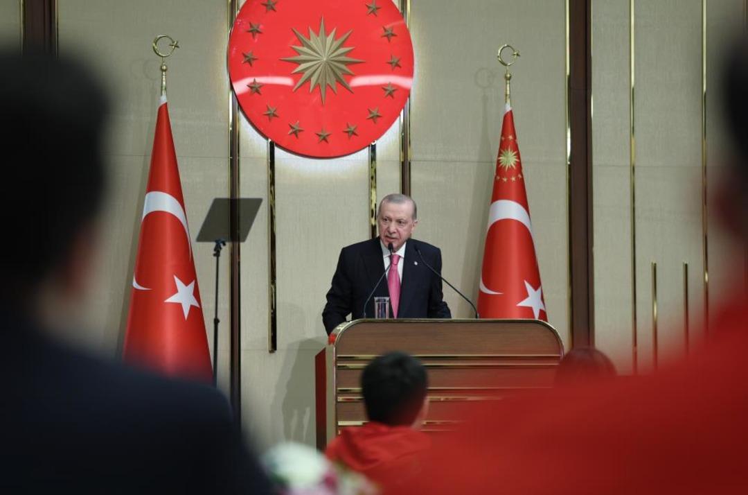 Cumhurbaşkanı Erdoğan dan gençlere: "Çatışmadan beslenenlerin aranıza nifak sokmasına müsaade etmeyin" 1