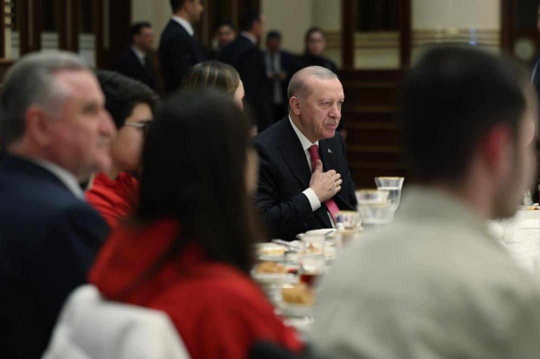 Cumhurbaşkanı Erdoğan dan gençlere: "Çatışmadan beslenenlerin aranıza nifak sokmasına müsaade etmeyin" 7
