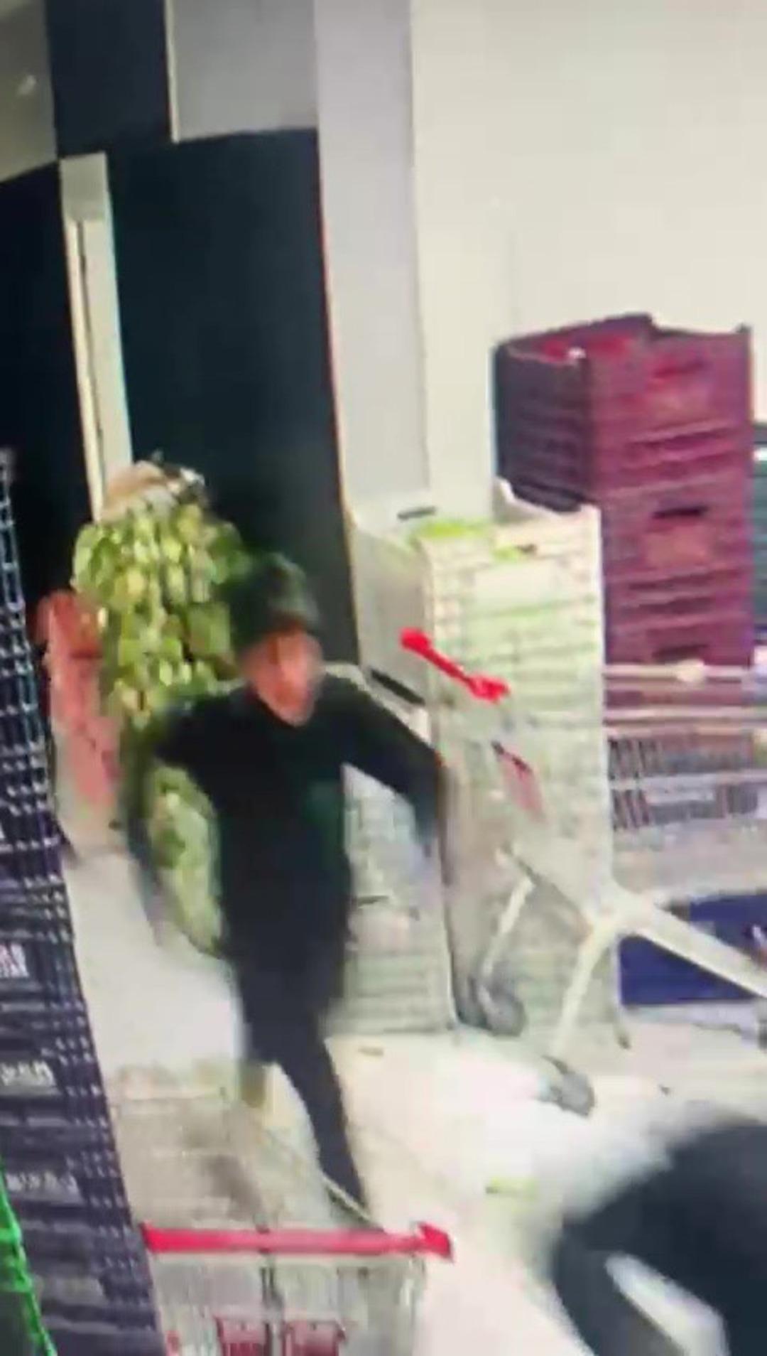 Deprem anında yaşanan panik kamerada 1