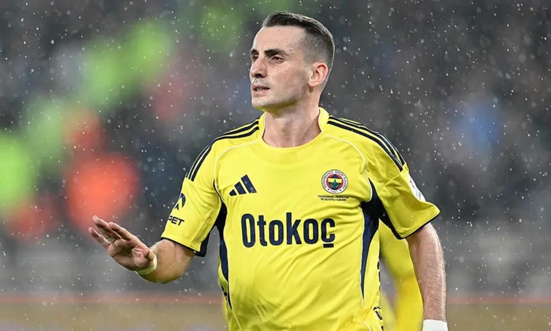 Kerem Akt&uuml;rkoğlu ndan Galatasaray taraftarını kızdıran s&ouml;zler! "Şampiyon biz olacağız, gerekirse sol bek oynarım!" 2