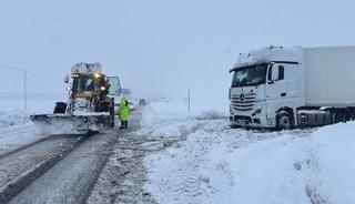 Erzincan-Sivas ve Erzincan-Erzurum yolunda tipi engeli