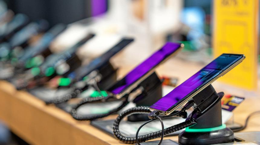 Akıllı telefon alacaklara k&ouml;t&uuml; haber: Fiyatlar y&uuml;kselecek! Kriz başladı