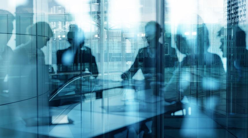 10 binden fazla &ccedil;alışanı vardı! Neredeyse yarısını işten &ccedil;ıkarıyor: Nedeni ise pek de s&uuml;rpriz değil