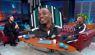 S&uuml;per Lig'in eski yıldızı Fode Koita'dan canlı yayında s&uuml;rpriz performans! "Kabe'de Hacılar" ilahisi sosyal medyayı salladı!