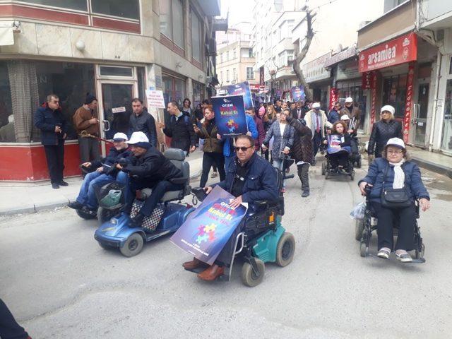 Sinop’ta otizm farkındalık yürüyüşü