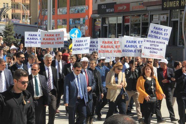 Hakkari’de “ 2 Nisan Otizm Farkındalık” yürüyüşü düzenlendi