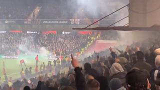 İngiltere'de ortalığı karıştıran tezahürat! Nottingham Forest tribünlerinden Fenerbahçe'ye skandal 'Galatasaray' göndermesi!