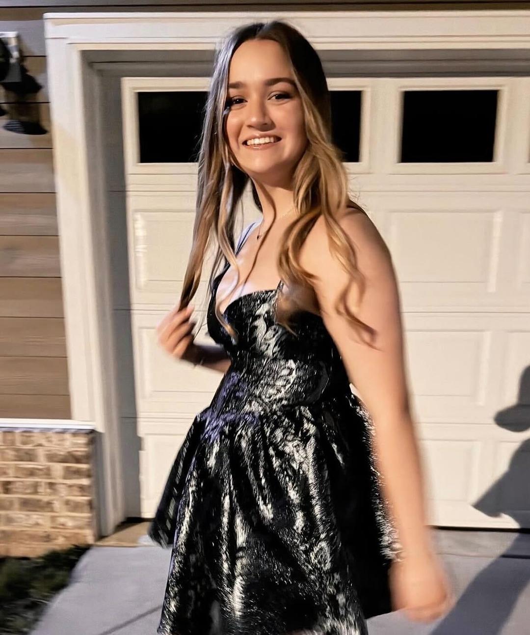 Tek bir kare ile meşhur olmuştu! Bakışıyla d&uuml;nyada viral olan Chloe nin son hali... 3